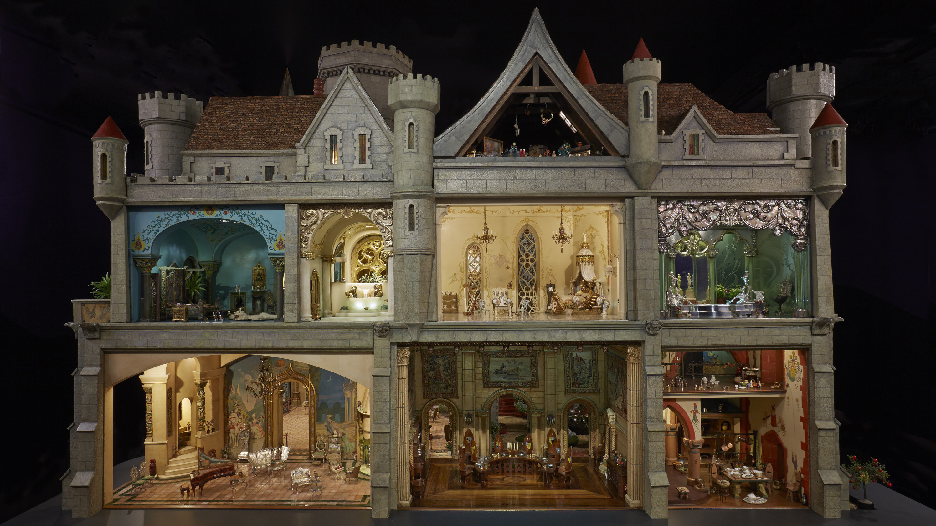 Miniature dollhouse museum 2025